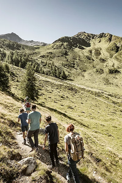 Wandern im Familienurlaub im Tiroler Oberland