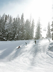 Skifahren im Tiroler Oberland im Winter