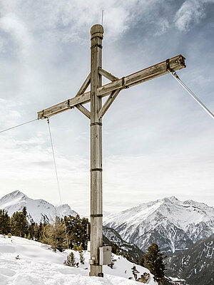 Schneeschuhwandern im Tiroler Oberland im Winter